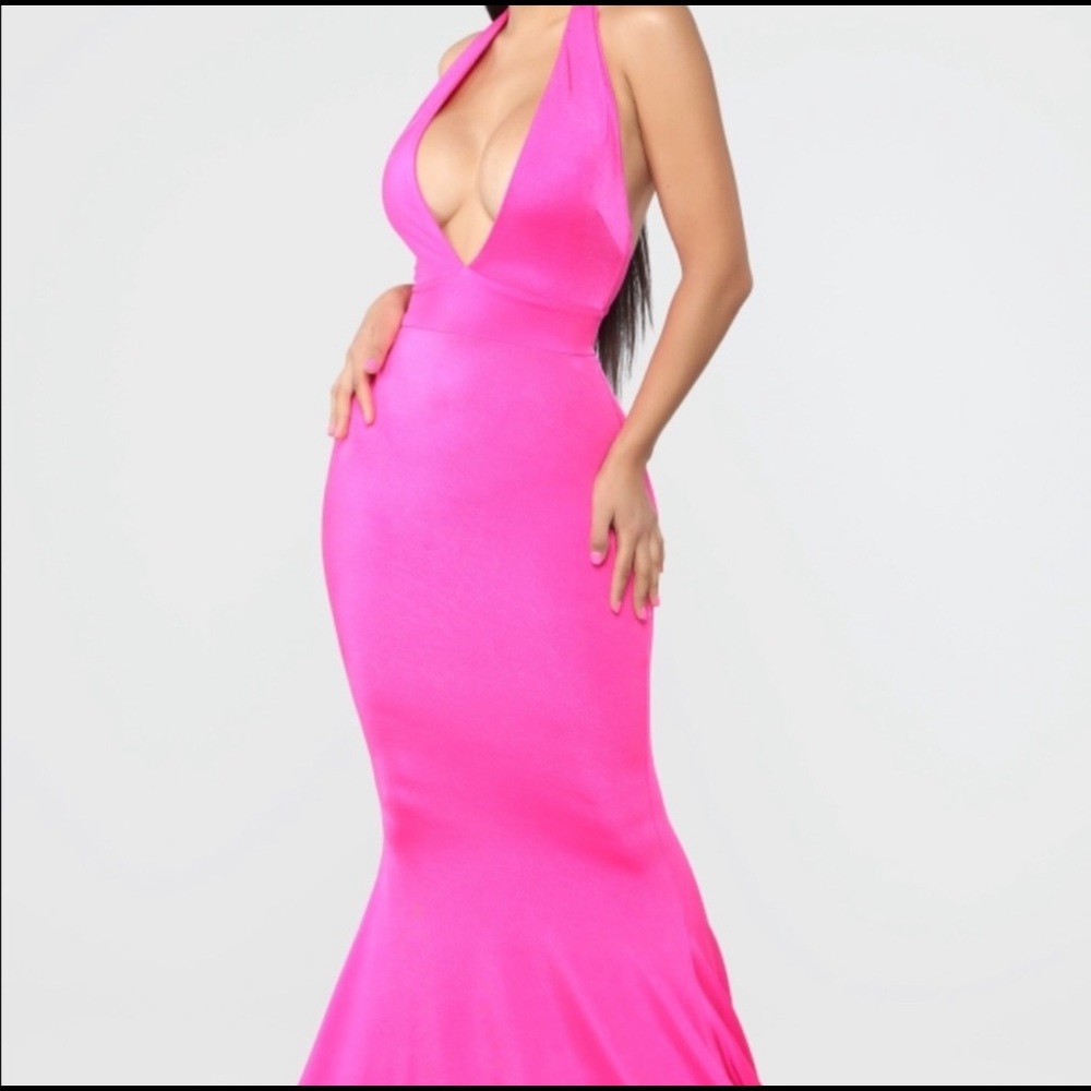ISO LOOKING FOR THIS DRESS